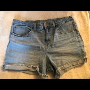 Universal Thread Shorts